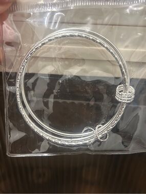 Silver Knot Stackable Bangle Bracelet Set - Women's Jewelry